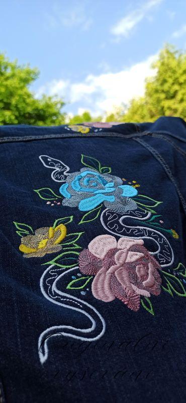 Džínová bunda - tmavě modrá s výšivkou